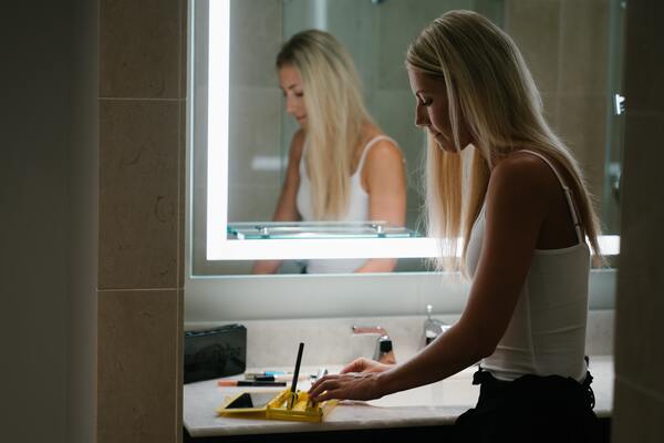 best bathroom lighting for makeup